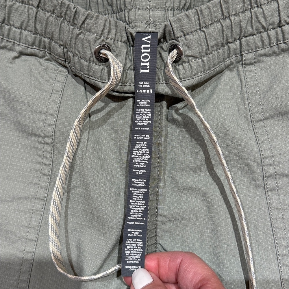 Vuori Sage Green Women's Cargo Shorts - Picture 4 of 6